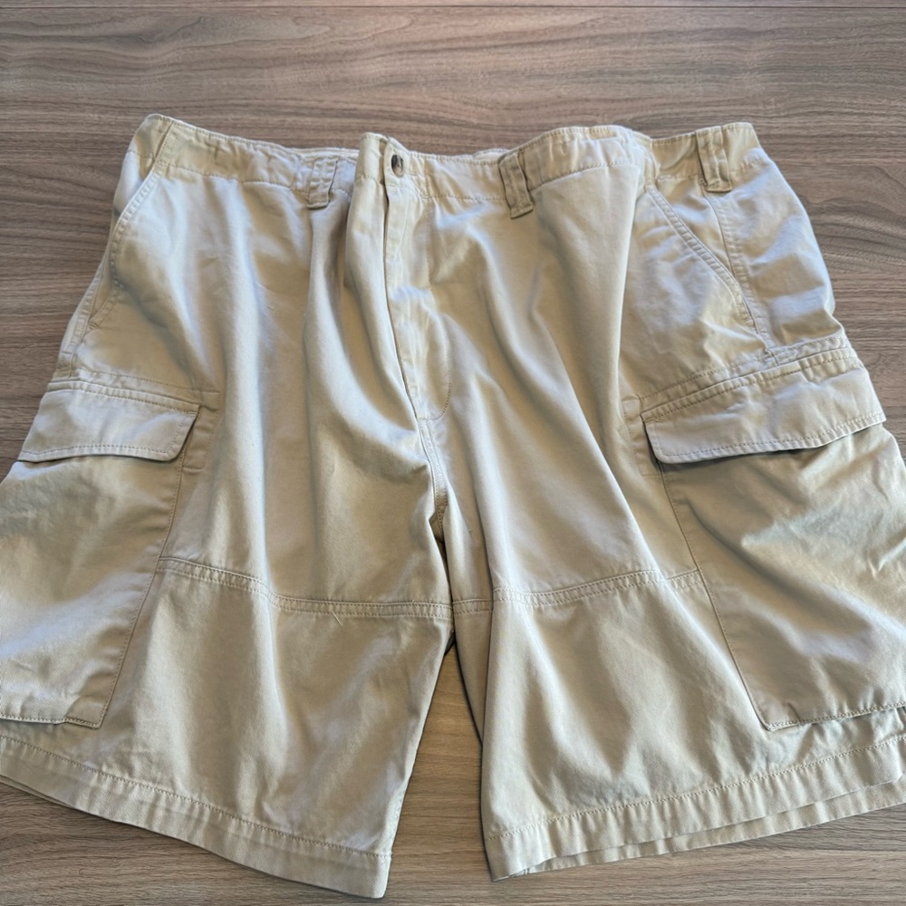Polo Ralph Lauren Men’s Relaxed Fit Cargo Shorts – Size 48B/48G